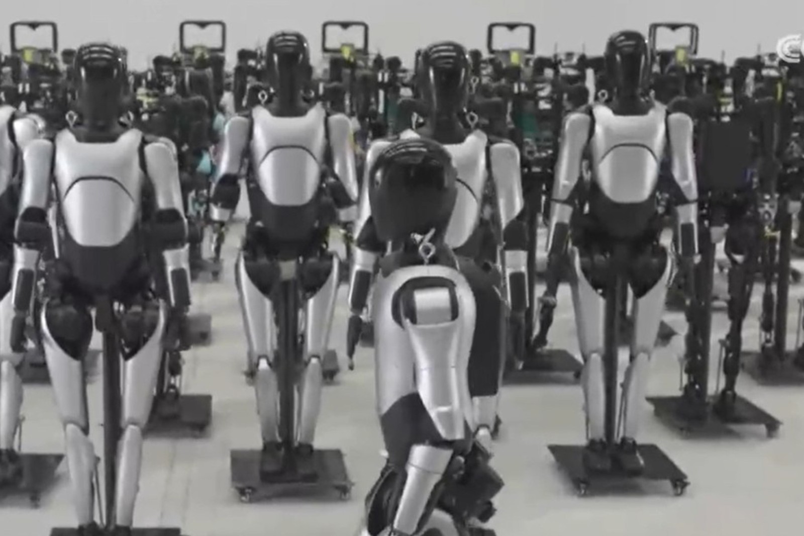 央视报道！揭秘J9娱乐集团机器人量产超级工厂